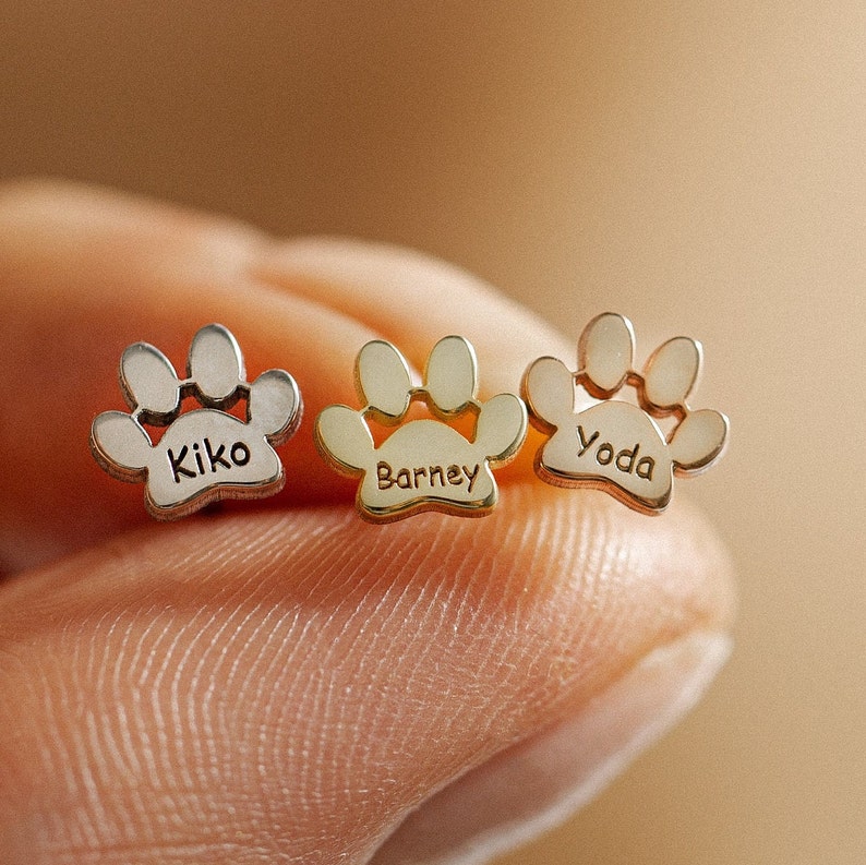 Engraved Paw Print Name Earrings，Personalized Paw Earrings, Gift for Pet Lovers